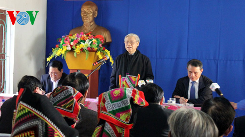 ท่าน เหงียนฟู๊จ่อง เลขาธิการใหญ่พรรคคอมมิวนิสต์เวียดนามลงพื้นที่จังหวัดเซินลา